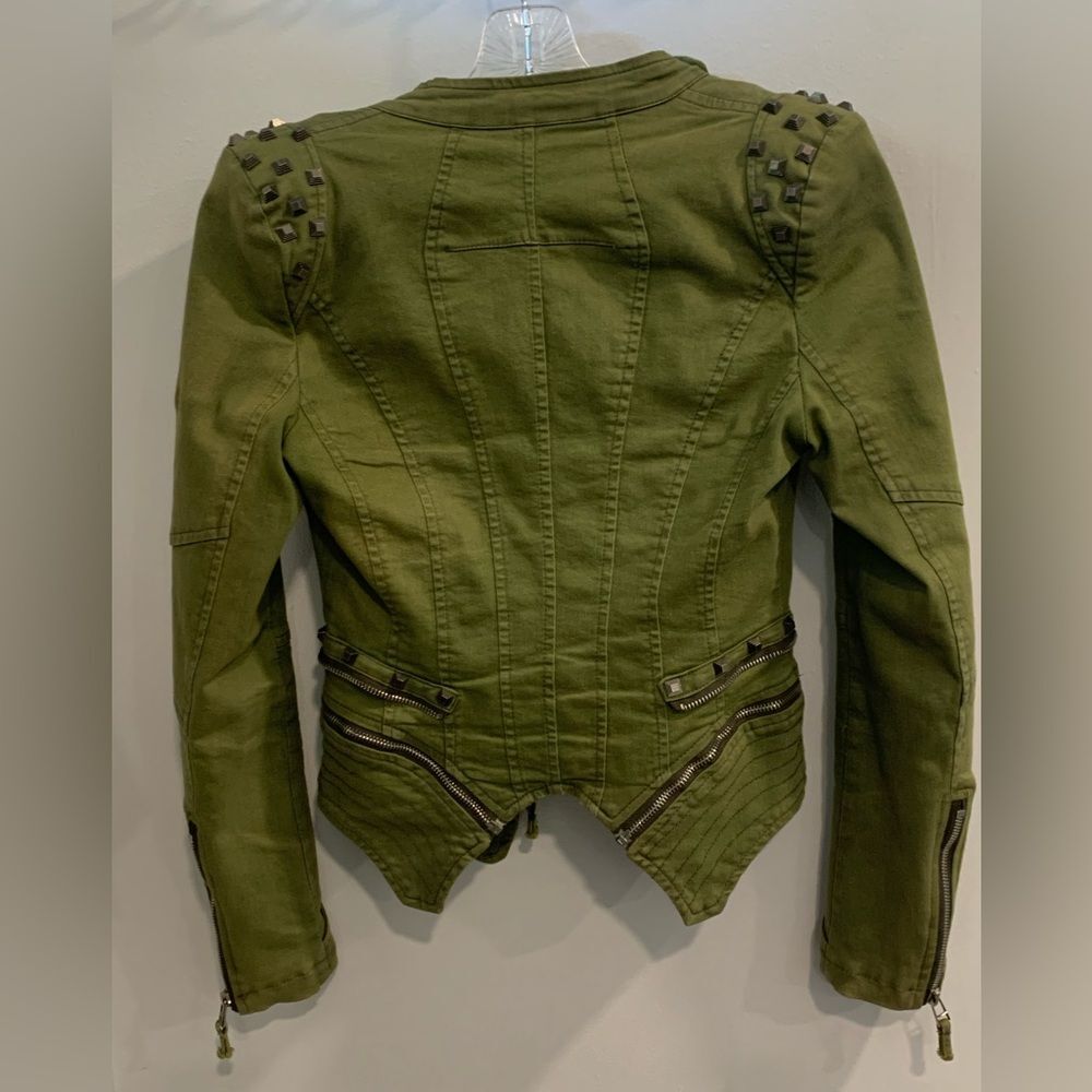 Unique Green Studded Utility Jacket Structured Shoulders and Quilted Sleeves - Picture 11 of 16